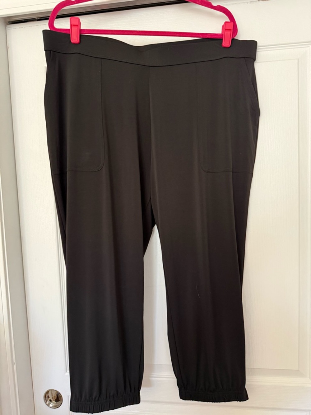 Women’s Black Pull-On Workout Pants